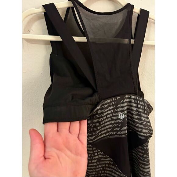 NWOT Lululemon Running In The City Tank Size 8 - Picture 5 of 6